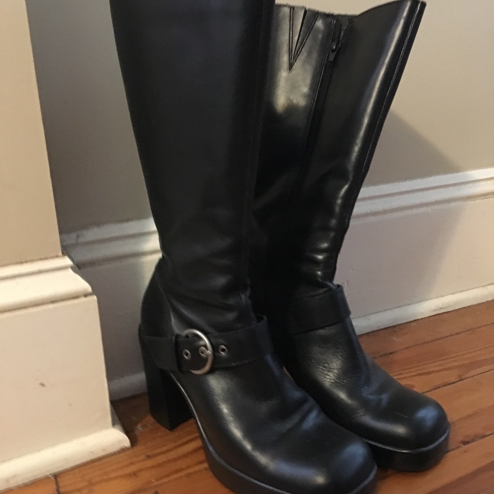 Steve Madden black boots size 9
